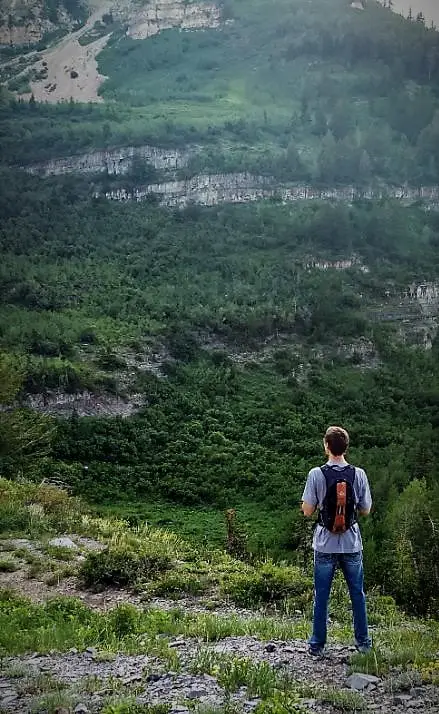 Colton Hiking Timp.
